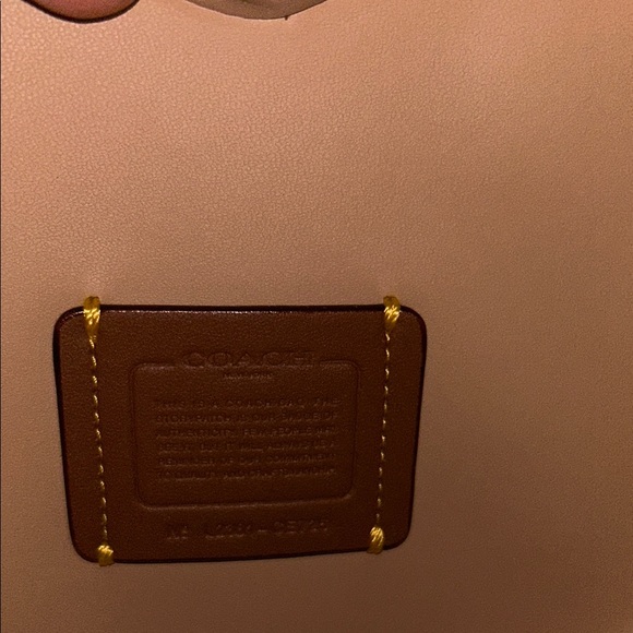 Coach Heart Crossbody Bag With Quilting Buff - Picture 8 of 13